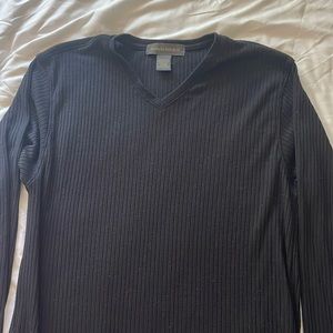 Banana Republic men’s size large  ribbed long sleeve v-neck